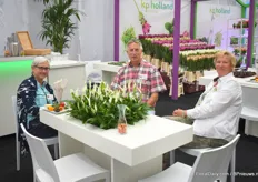 Visitors enjoying a cup of coffee at KP Holland; Suzanne Killgore and David Kirwan from Foremost Co together with Tanja Tanis from African Finest Cuttings, the young plant supplier of KP Holland.